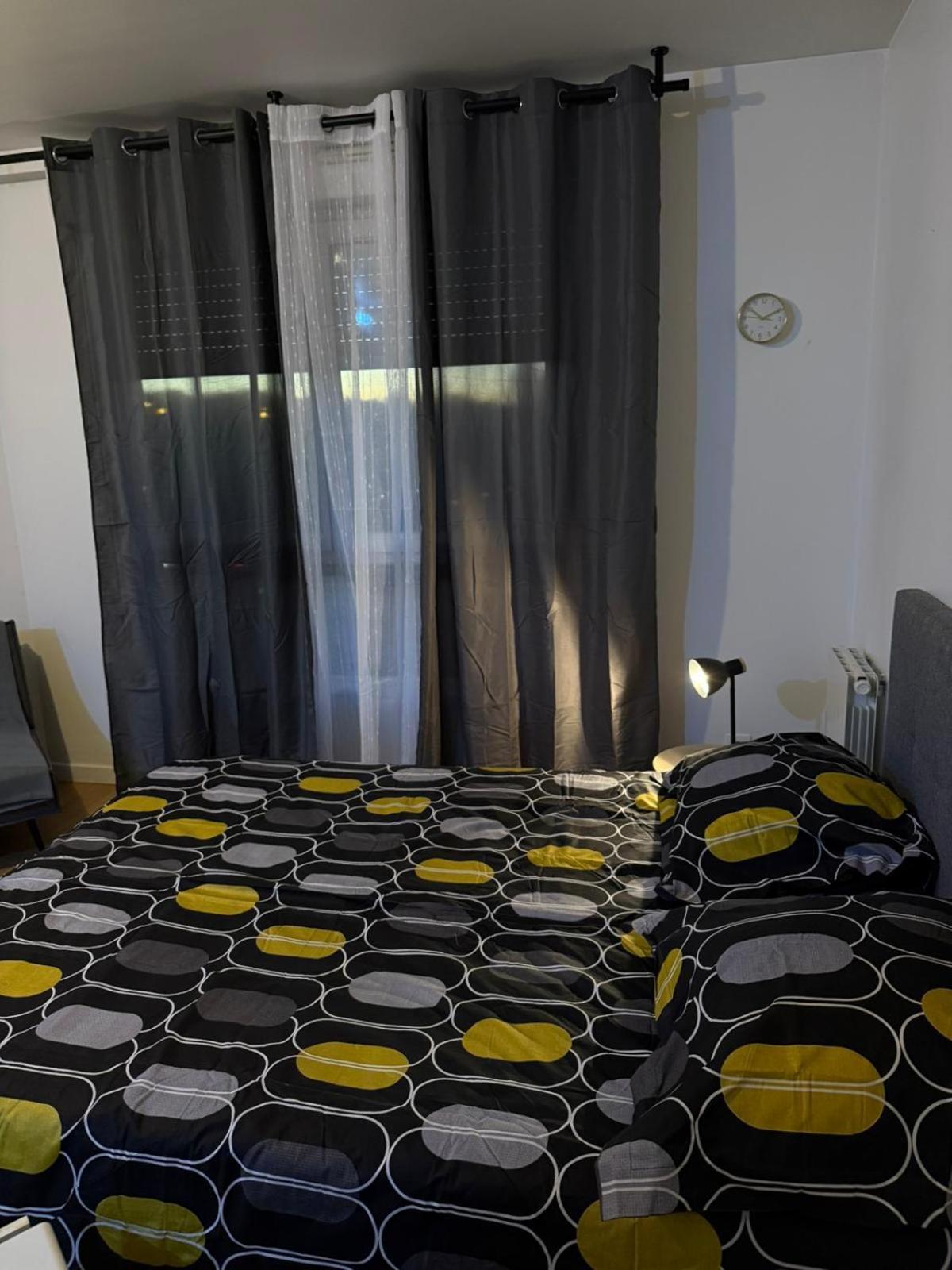 Appartements Sully Mantes-la-Jolie Exterior photo
