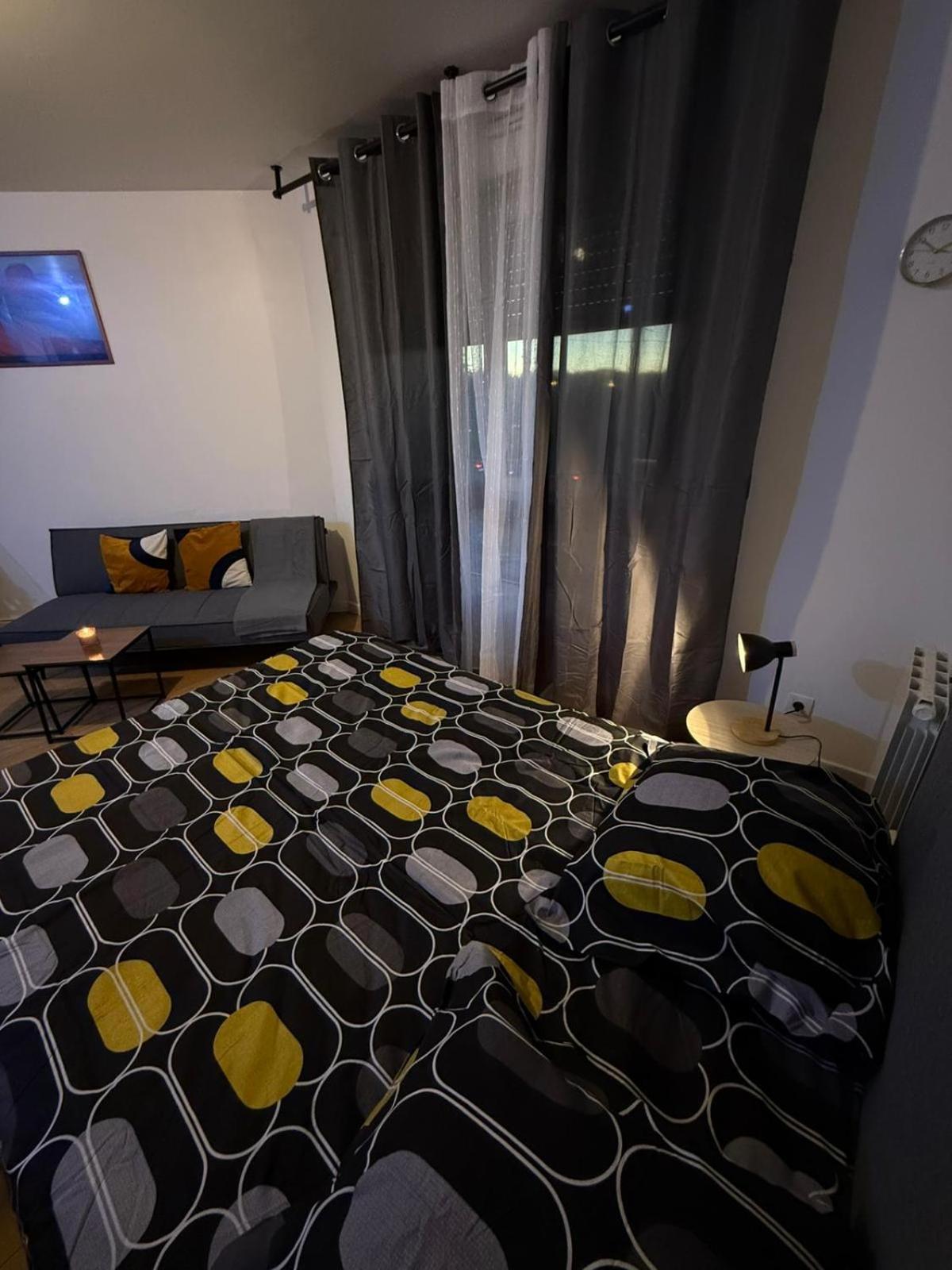 Appartements Sully Mantes-la-Jolie Exterior photo